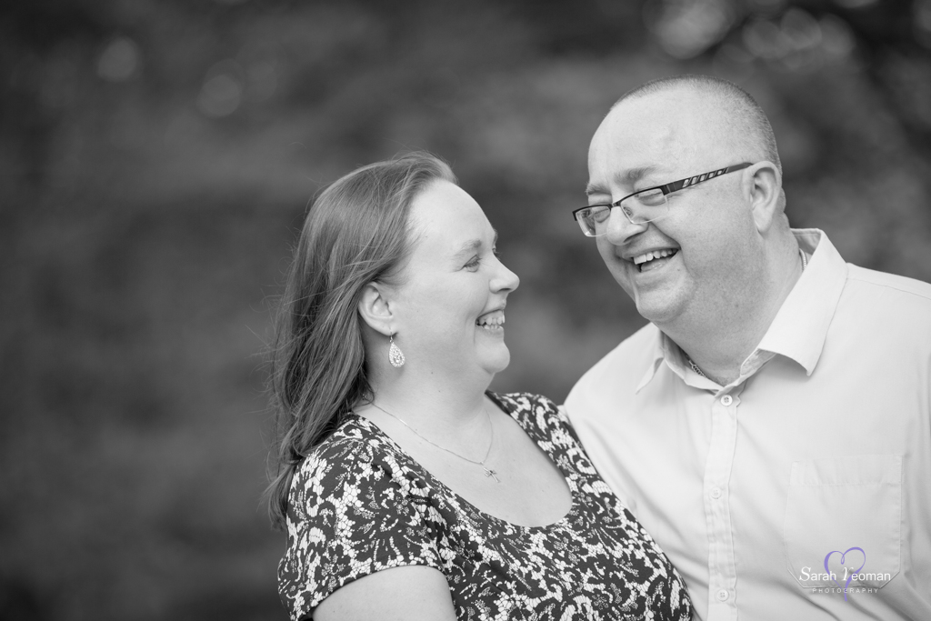 An Astley Park , Chorley, Engagement Shoot – Vicky & Pete